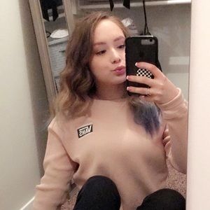 Meet your Posher, Danielle